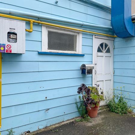 Charming Studio in the Heart of Newtown - Photo 4