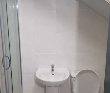 Lovely Brand New Ensuite Room - No deposit All Bills Included! Room 6 - Photo 2