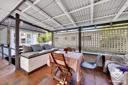 Charming Family Home in the Highly Sought-After St Peters Precinct - Photo 4