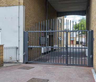 Dairy Farm Place, London, SE15 - Photo 3