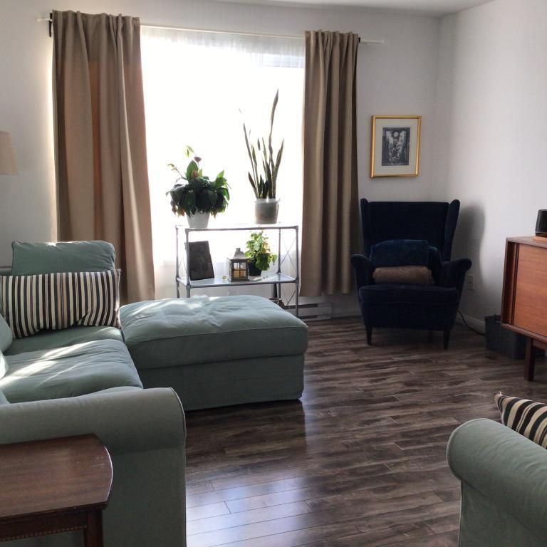 Grand 5 1/2 a louer St-Jérome, a partir du 1 décembre ou 1er janvier. Endroit tranquille avec locataires établies depuis plusieurs année. Parcs a roxi - Photo 1