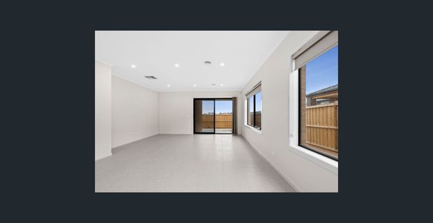 Effortless Lifestyle - Photo 1