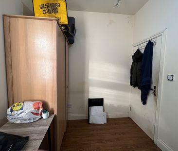 Room in a Shared Flat, Close To Mmu Uom Piccadilly Station, M12 - Photo 4