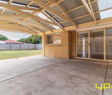 Charming Family Home in Cranbourne West - Photo 4