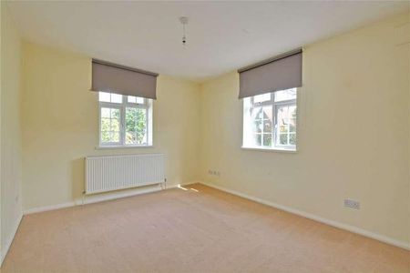 Crown Court, Horn Park Lane, Lee, London, SE12 - Photo 3