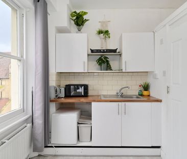 Castletown Road, West Kensington - Photo 3