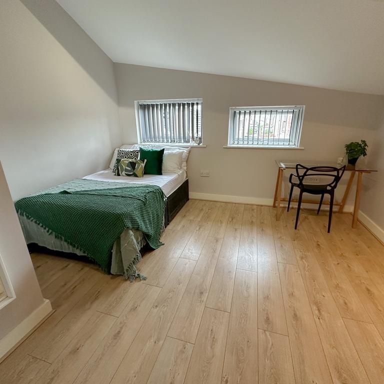 6 bedroom terraced house to rent - Photo 1