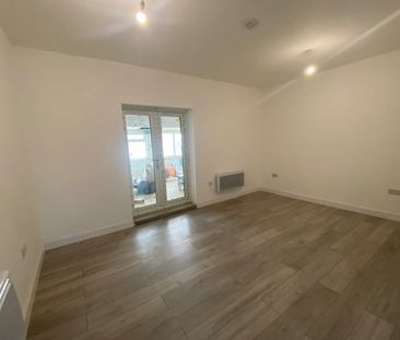 1 Bed Flat, Merryoak Road, SO19 - Photo 1