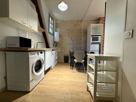 "LE COUP DU CHAPEAU" - Location Appartement tours : 52.71 m2 - Photo 5