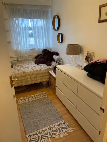 2 Bed Flat, The Meads, SM4 - Photo 3