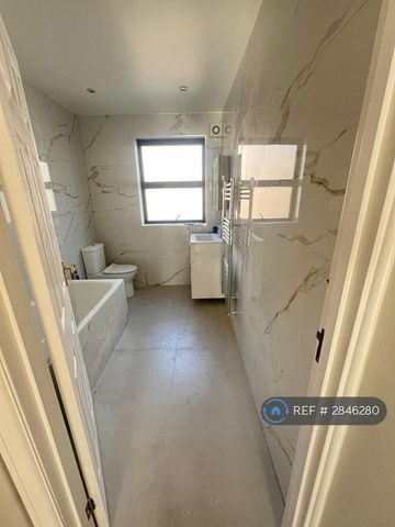 3 bedroom maisonette to rent - Photo 3