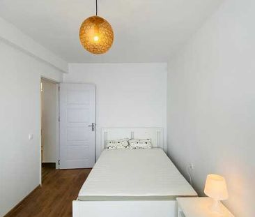 4 camere, 90 mp, prima inchiriere, mobilat modern, zona strazii Parang - Fotografie 1
