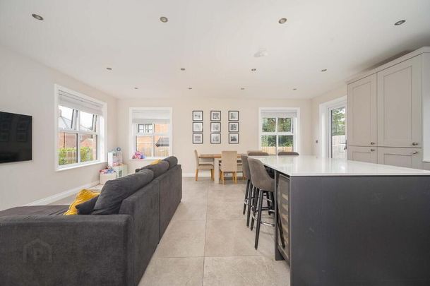 7B Mornington, Belfast, BT7 3JS - Photo 1
