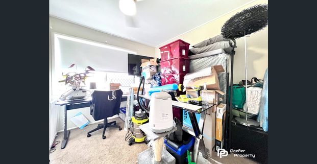 Solar powered 3 bedroom house PLUS an extra large powered workshop! - Photo 1