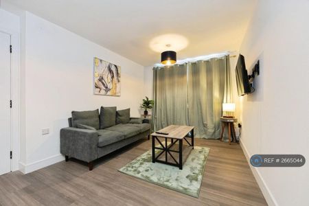 2 bedroom flat to rent - Photo 2