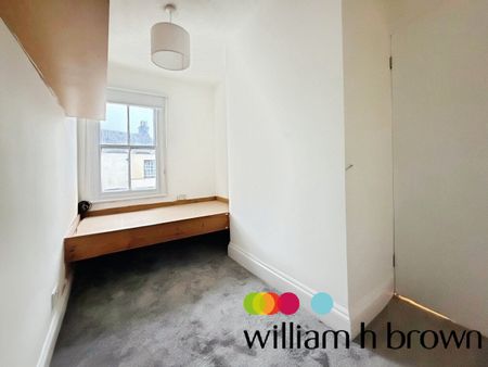 East Hill, Colchester - Photo 4