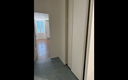 Location Appartement 3 pièces 68 m² Saint-Gaultier - Photo 4