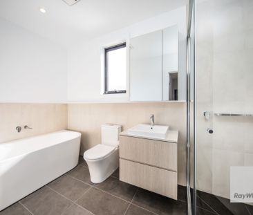 Beautiful Family Home - Photo 4