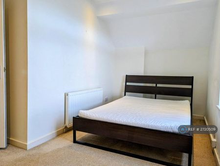 2 bedroom flat to rent - Photo 3