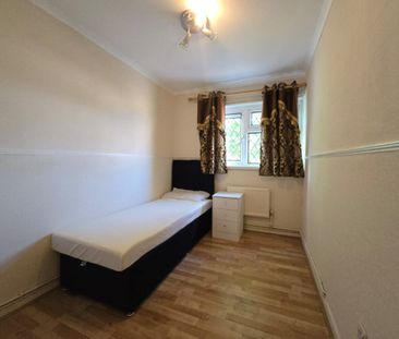 Pentland Road, SL2, Slough - Photo 5