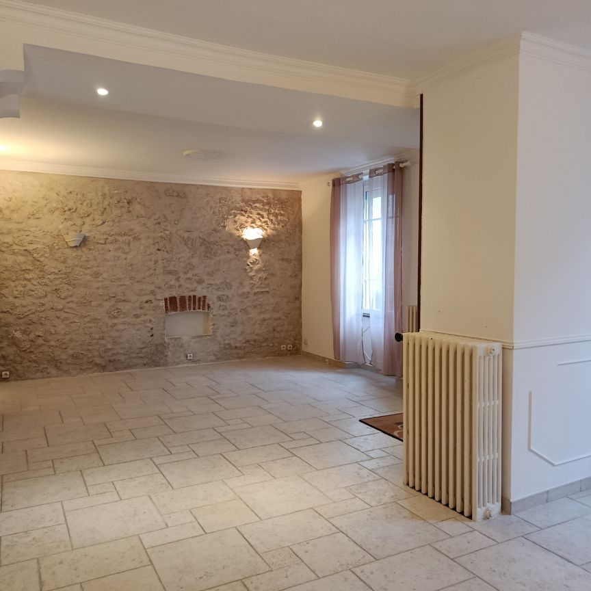 Location Maison 4 pièces 131m² ORLEANS 45000 - Photo 1
