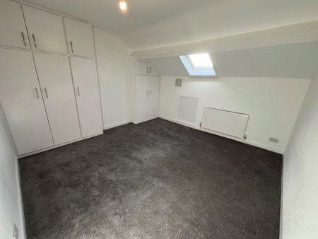 4 bedroom terraced house to rent - Photo 2