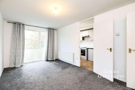 Cranston Close, Ickenham, Middlesex, UB10 - Photo 2