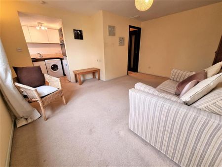 Studio to rent - Photo 3