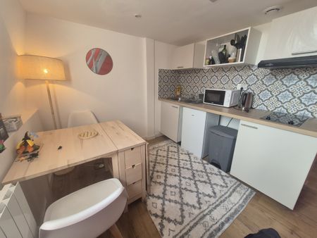 Location Appartement 1 pièce 13m² LAMBERSART 59130 - Photo 2