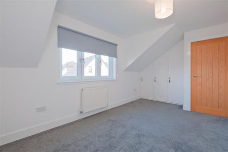 5 bedroom detached house to rent - Photo 4