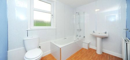 3 bedroom detached house to rent - Photo 5