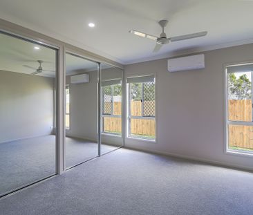 MODERN LIVING MEETS EFFORTLESS COMFORT AT 9 BLACKBRAES COURT! - Photo 1