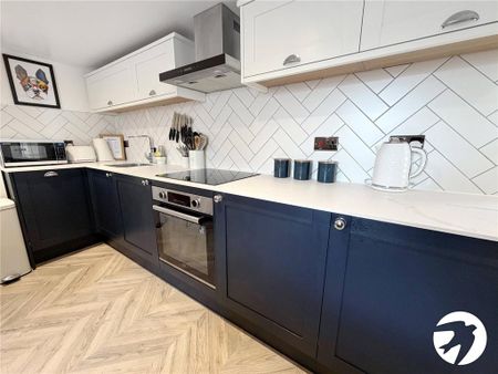 1 bedroom penthouse to rent - Photo 4