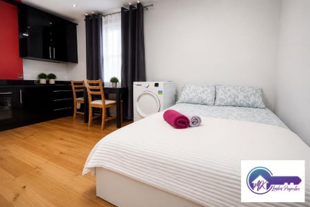 3 Bedroom Flat To Rent - Photo 4