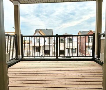 For Lease - 712 Newlove Street, Innisfil, Ontario - Photo 3
