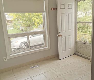 For Lease - 4 Goldwin B2 Avenue, Toronto, Ontario - Photo 3