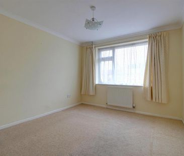 2 bedroom semi-detached bungalow to rent - Photo 5