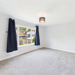 Tay Close, Farnborough Tay Close, Farnborough - Photo 3