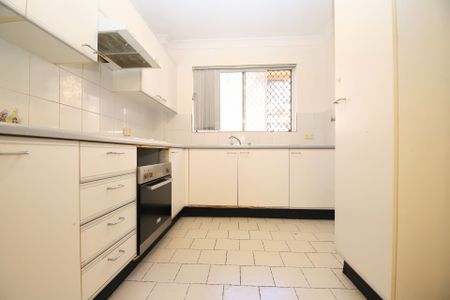 Two Bedroom Ground Floor Unit - Photo 4