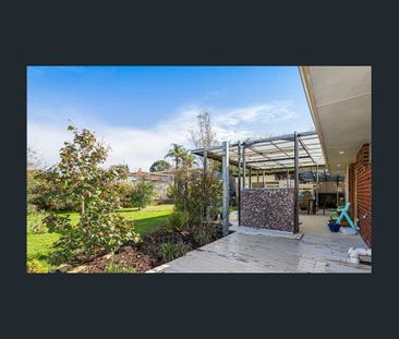 Spacious Family Home in Girrawheen - Photo 2