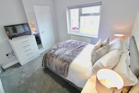 1 bedroom in a house share to rent - Photo 2