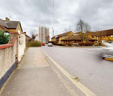 2 bedroom end of terrace house to rent - Photo 1