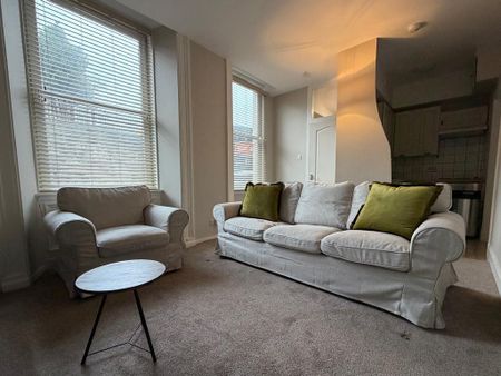 2 bedroom flat to rent - Photo 2