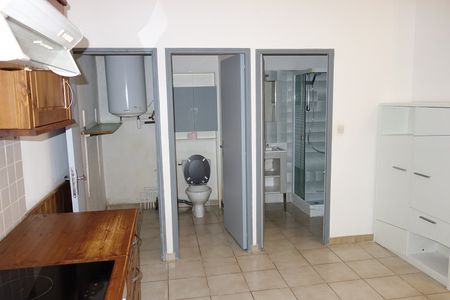 Location Appartement 2 pièces 42m² NIMES 30000 - Photo 2
