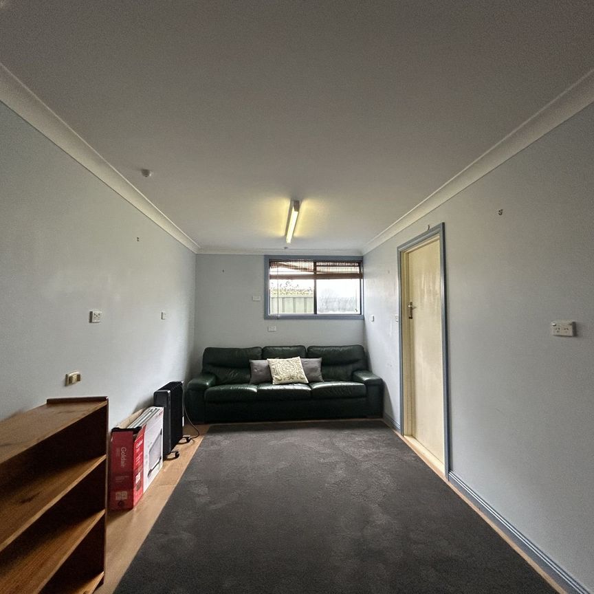 NEAT & TIDY STUDIO LIVING ! - Photo 1