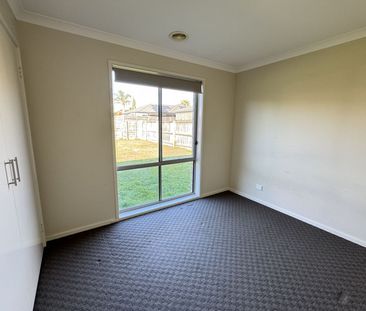 Four Bedroom Family Living - Photo 2