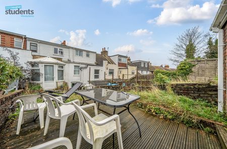 4 bedroom terraced house to rent - Photo 3