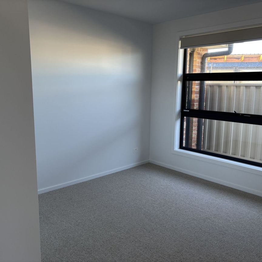 2/10 Sandwood Place, East Devonport TAS 7310 - Photo 1
