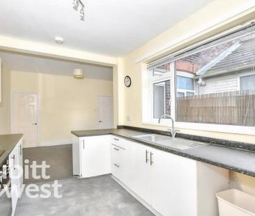 3 bedroom terraced house to rent - Photo 4