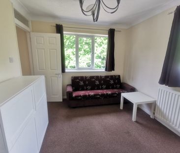 Oaklands 3 - Photo 1